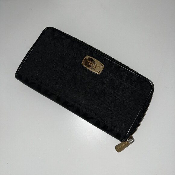 Michael Kors wallet - Picture 1 of 5